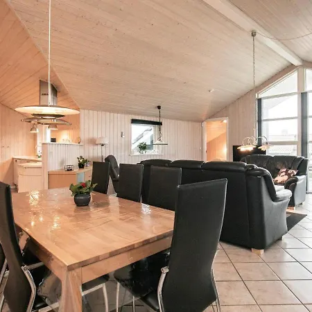 8 Person Holiday In